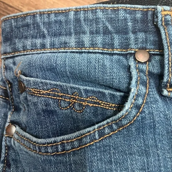 Wrangler Women's Blue Jeans - Picture 3 of 7
